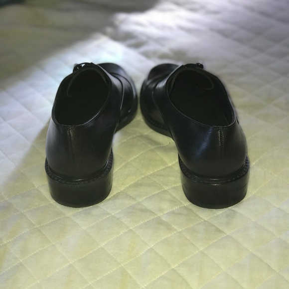 Stuart Weitzman Women's  Loafer! - Picture 6 of 7